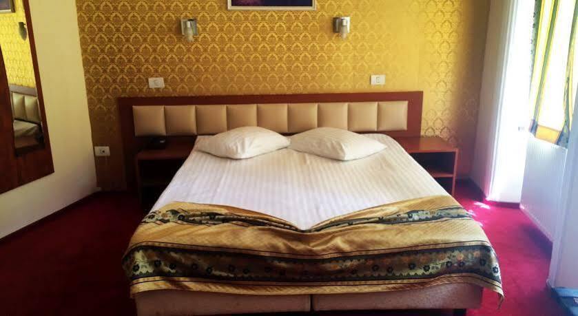 Kosher Hotel Lev Or Bucharest Luaran gambar