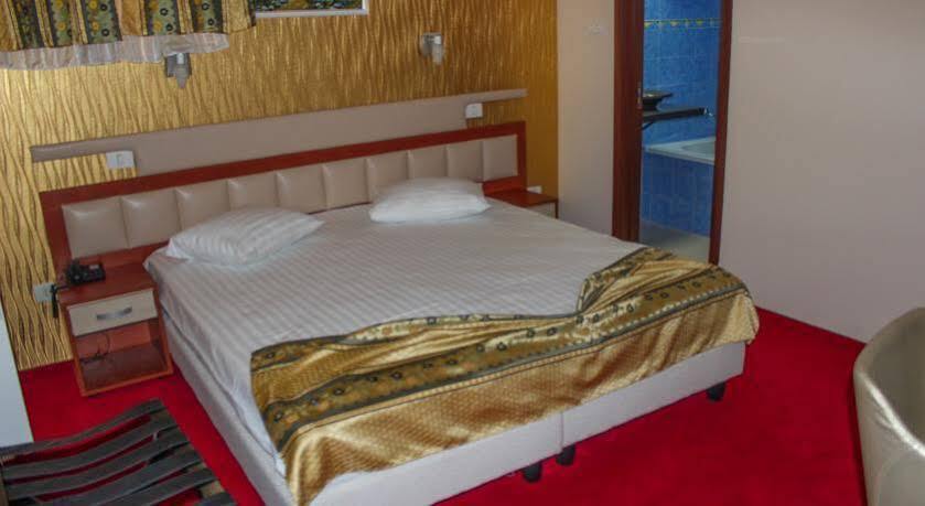 Kosher Hotel Lev Or Bucharest Luaran gambar